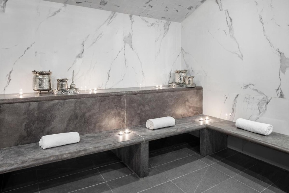 Le Place d Armes Hotel Suites Image 6