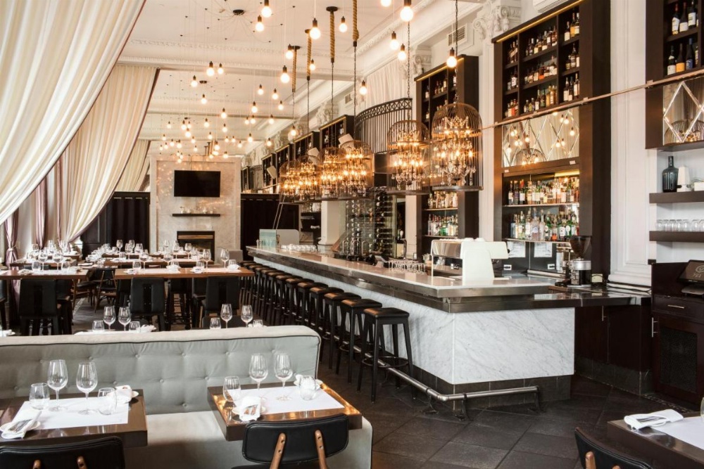 Le Place d Armes Hotel Suites Image 10