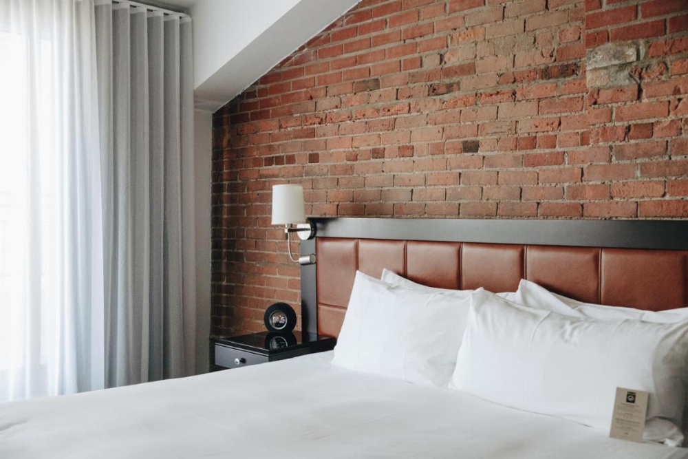 Le Place d Armes Hotel Suites Image 12